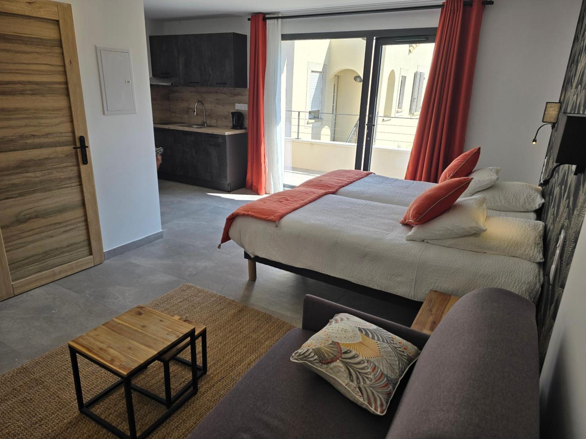 Hotel Les Loges Du Luberon Coustellet Exterior foto