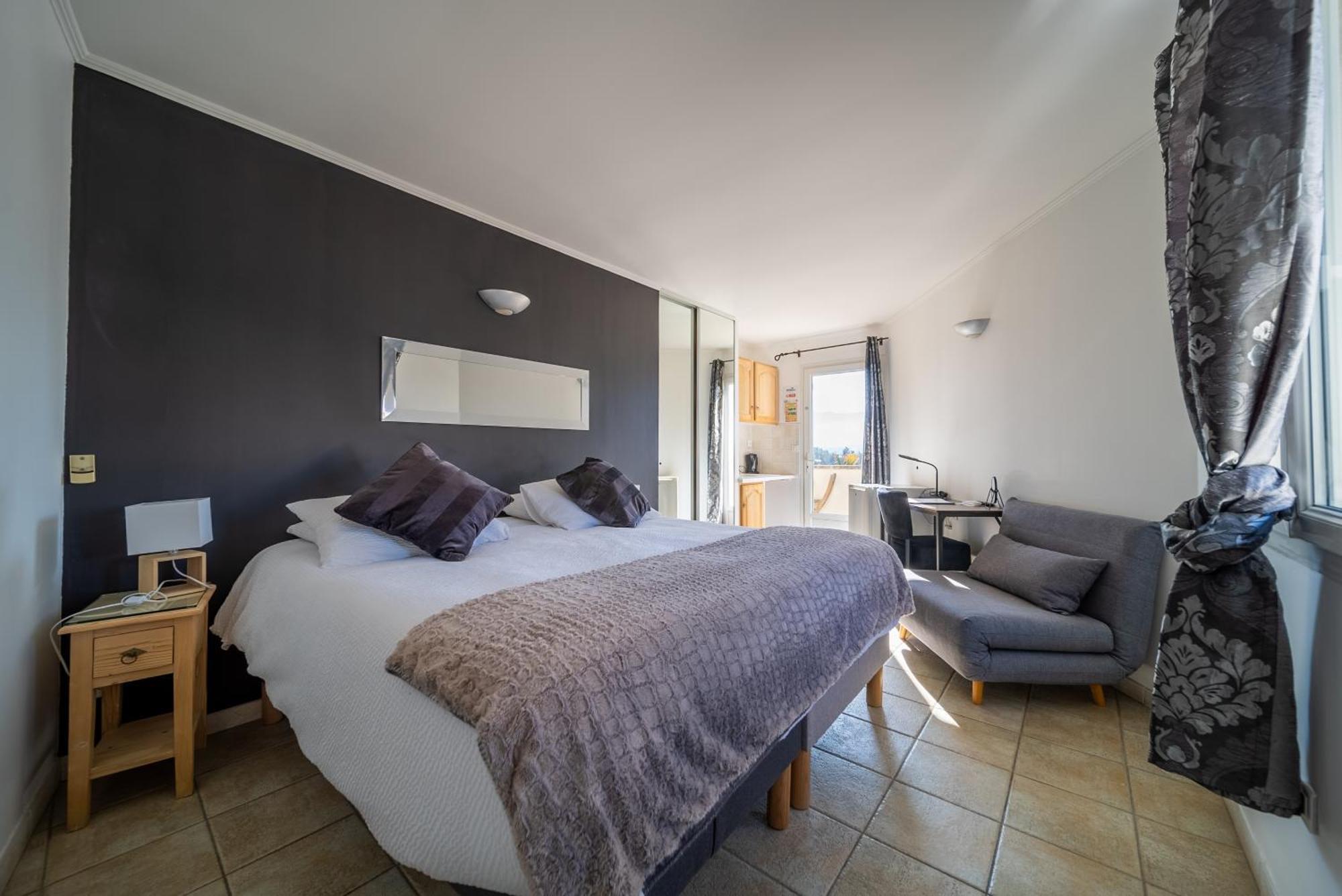 Hotel Les Loges Du Luberon Coustellet Exterior foto